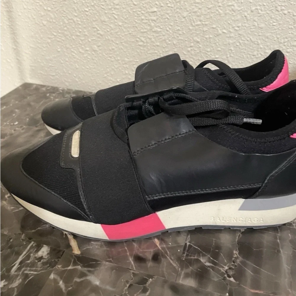 Balenciaga Black Leather & Pink Accent Low-Top Sneakers - Picture 7 of 7